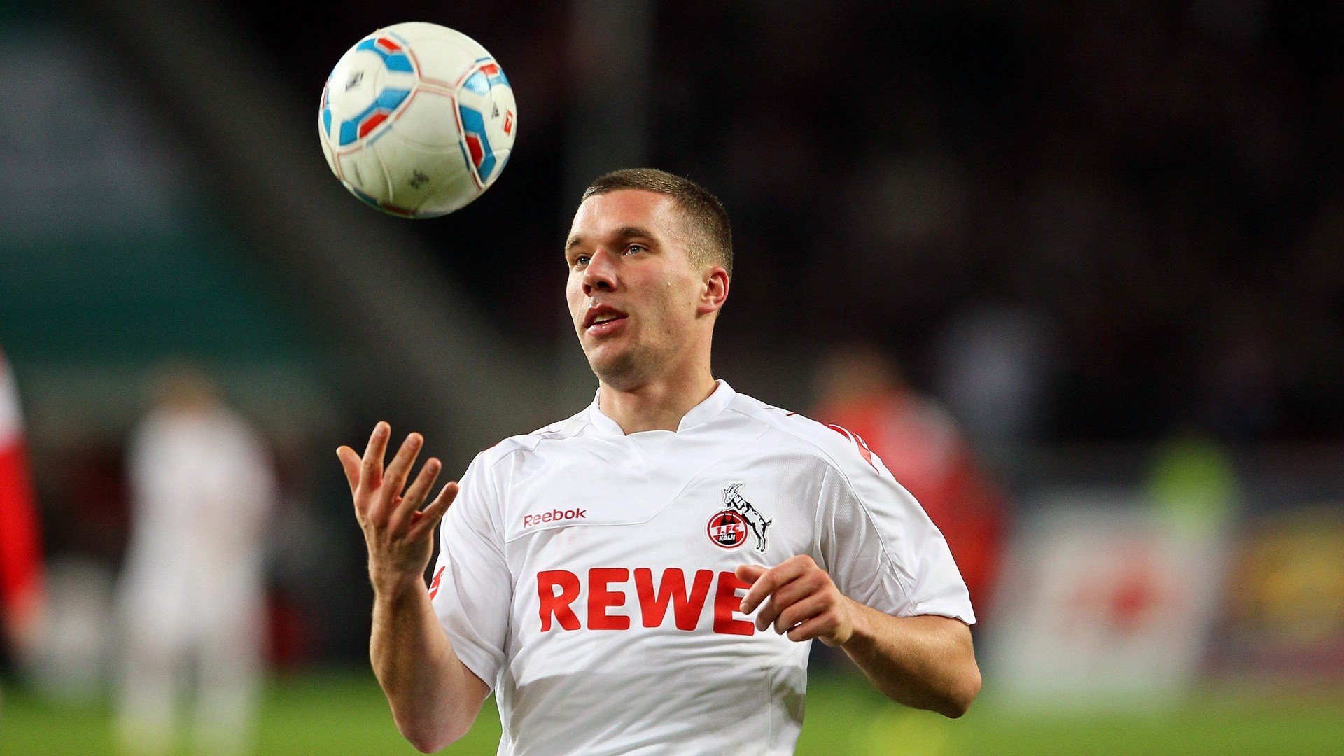 德甲战局骤变：精彩瞬间激燃全场！，德甲揭幕战